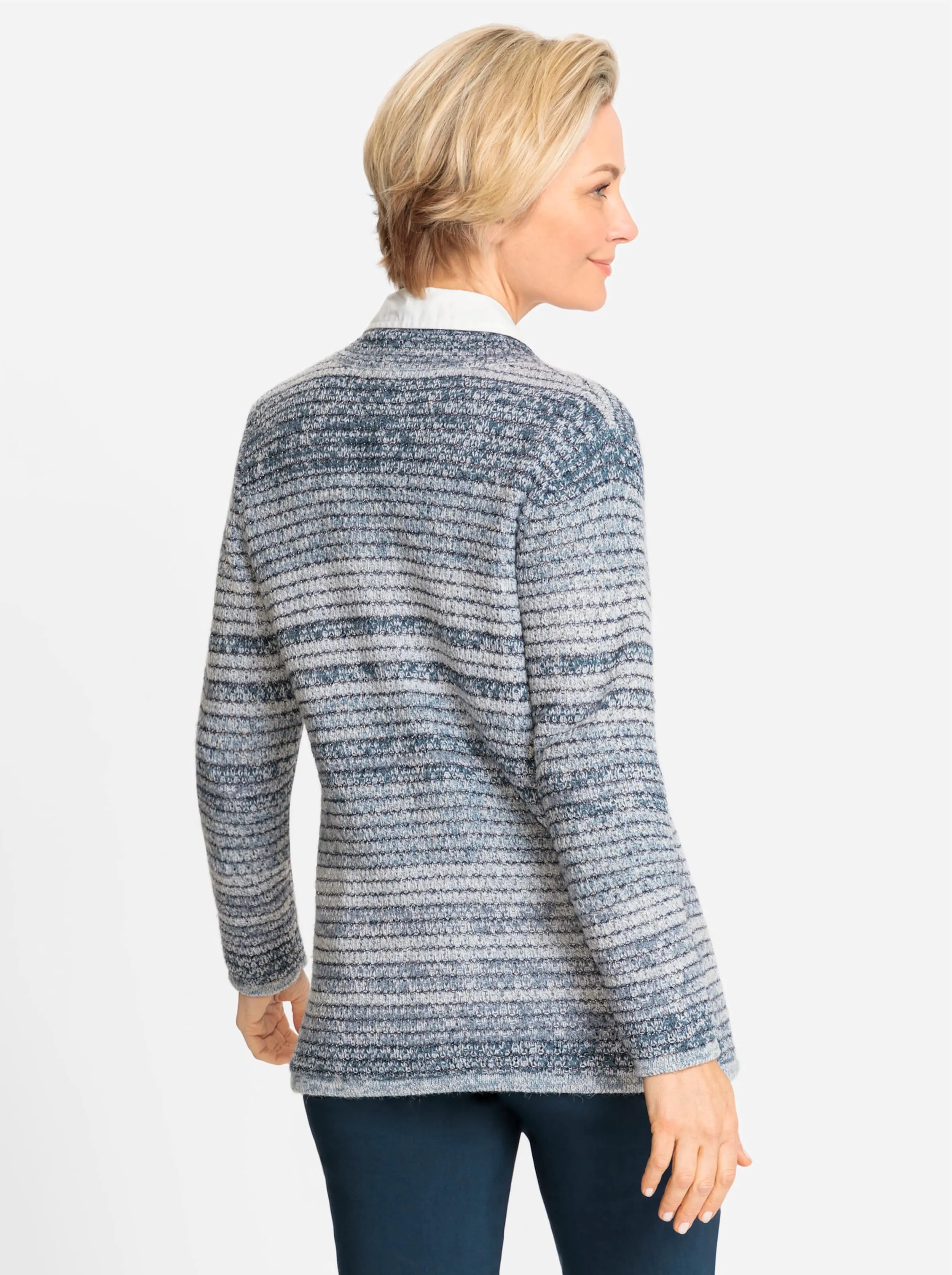 Strickjacke in rauchblau-taubenblau-gemustert
