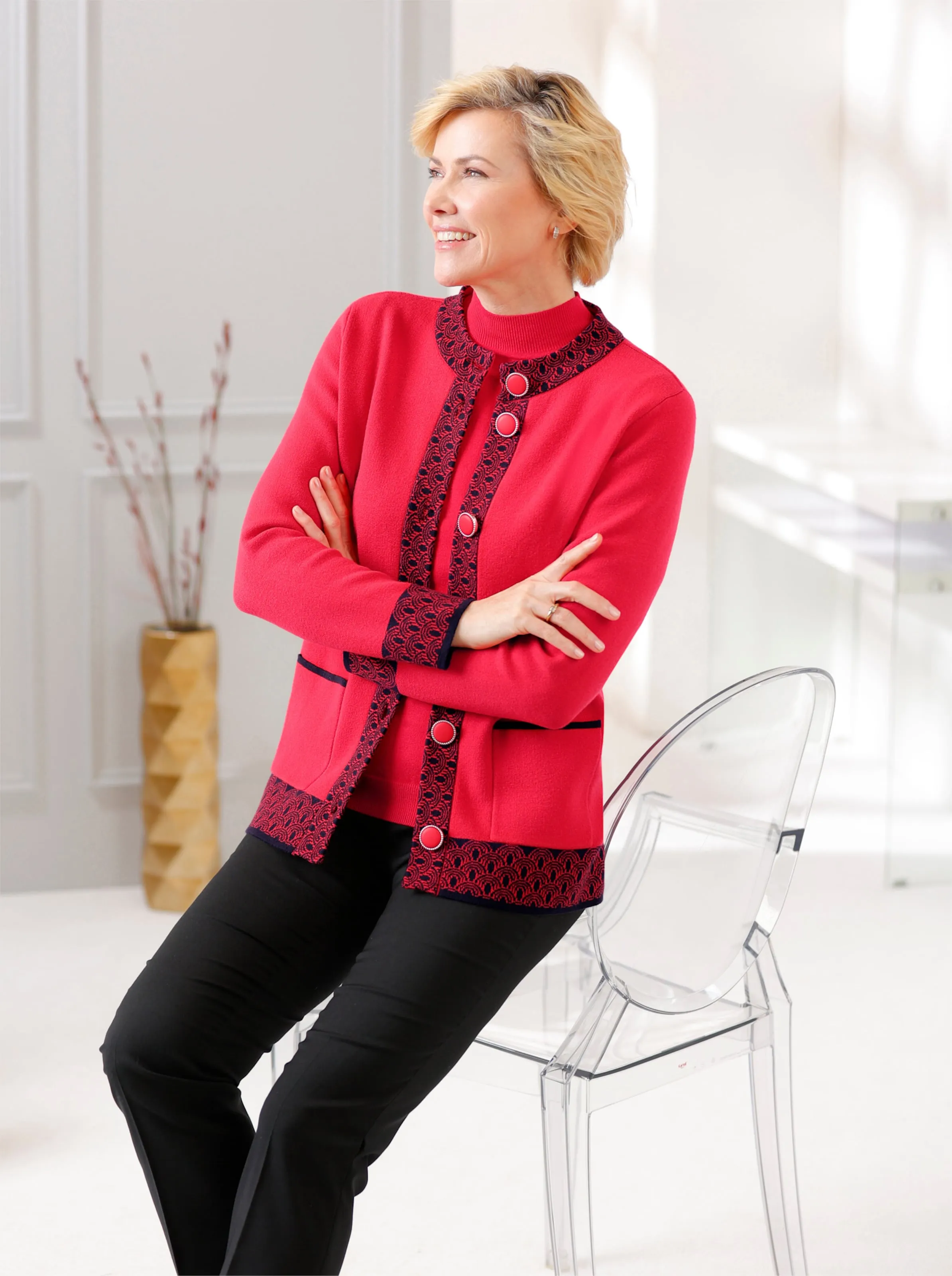 Strickjacke in rot